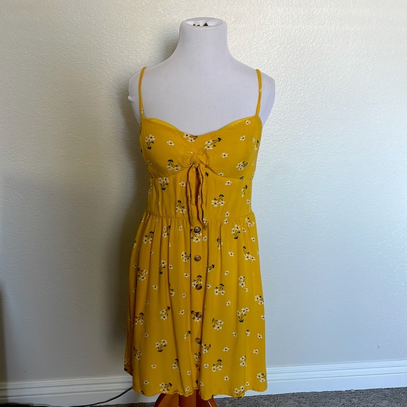 Large Yellow floral dress - Picture 1 of 10